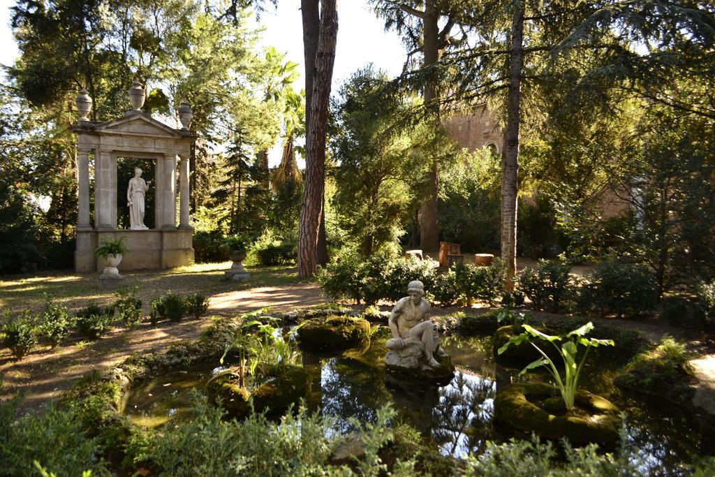 Residencia Salesiana Marti-Codolar Guest House - Barcelona — Photos 1
